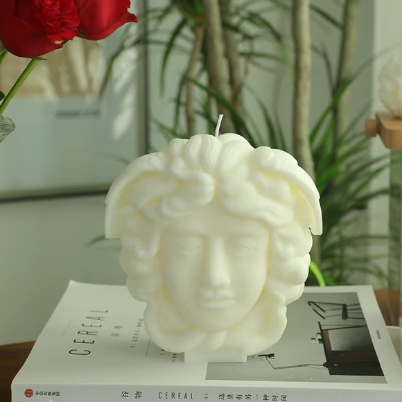 Medusa candle - Picture 3 of 3
